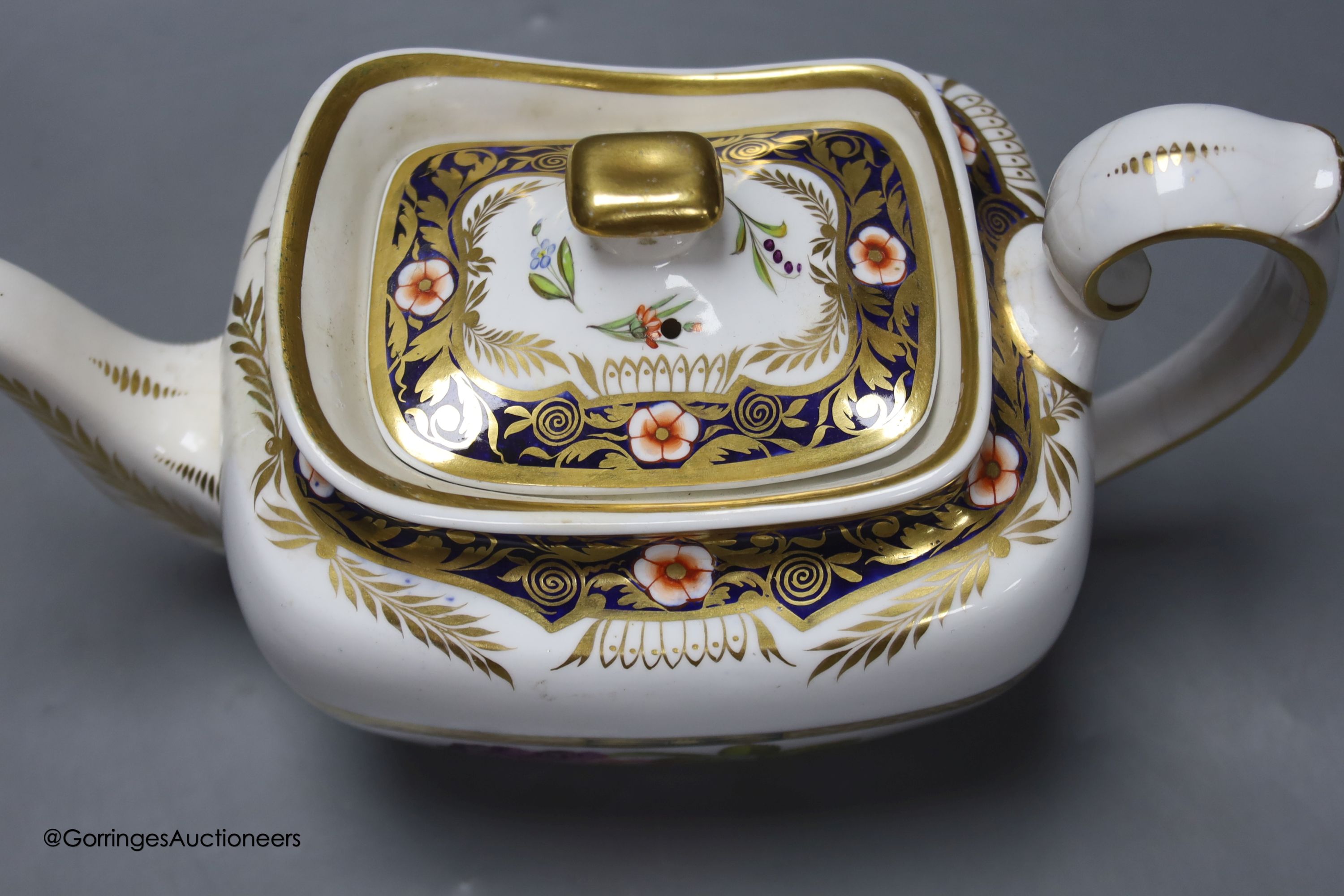 A Spode floral painted tea pot, c.1805, overall height 14cm